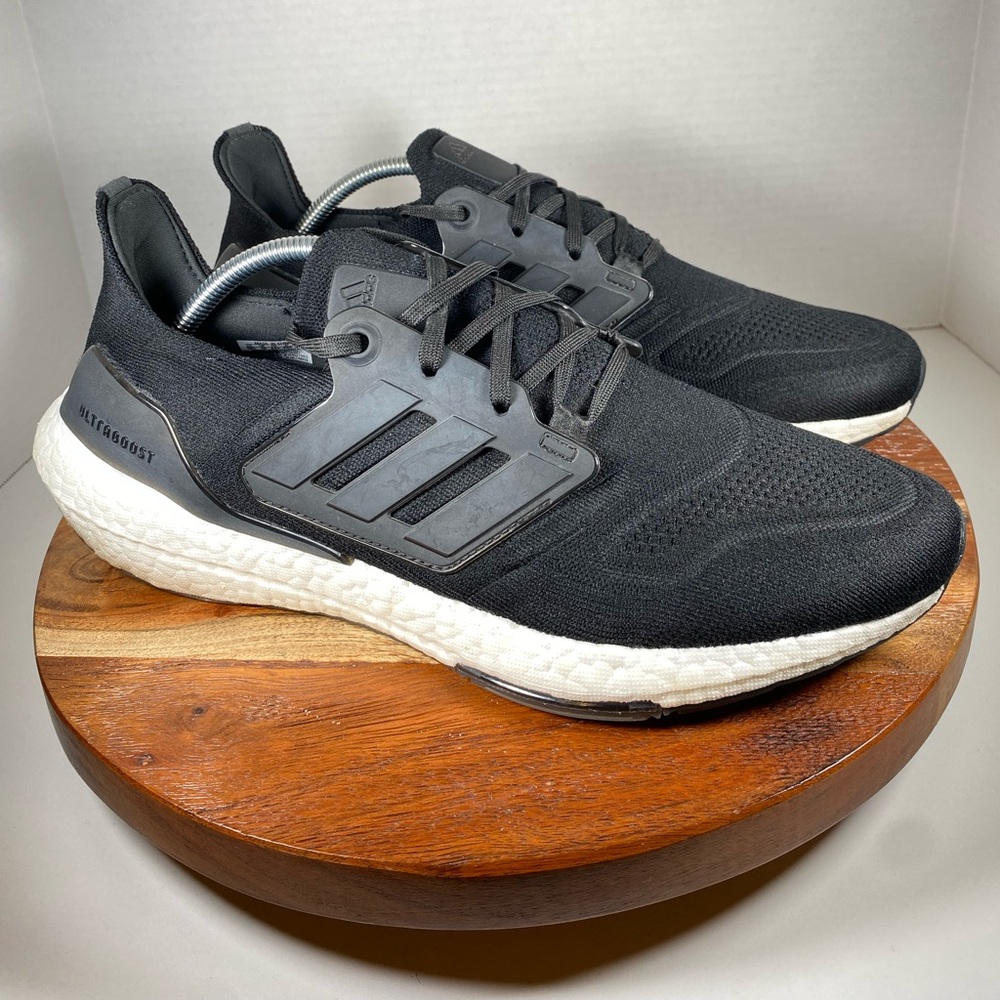 Adidas Ultraboost 22